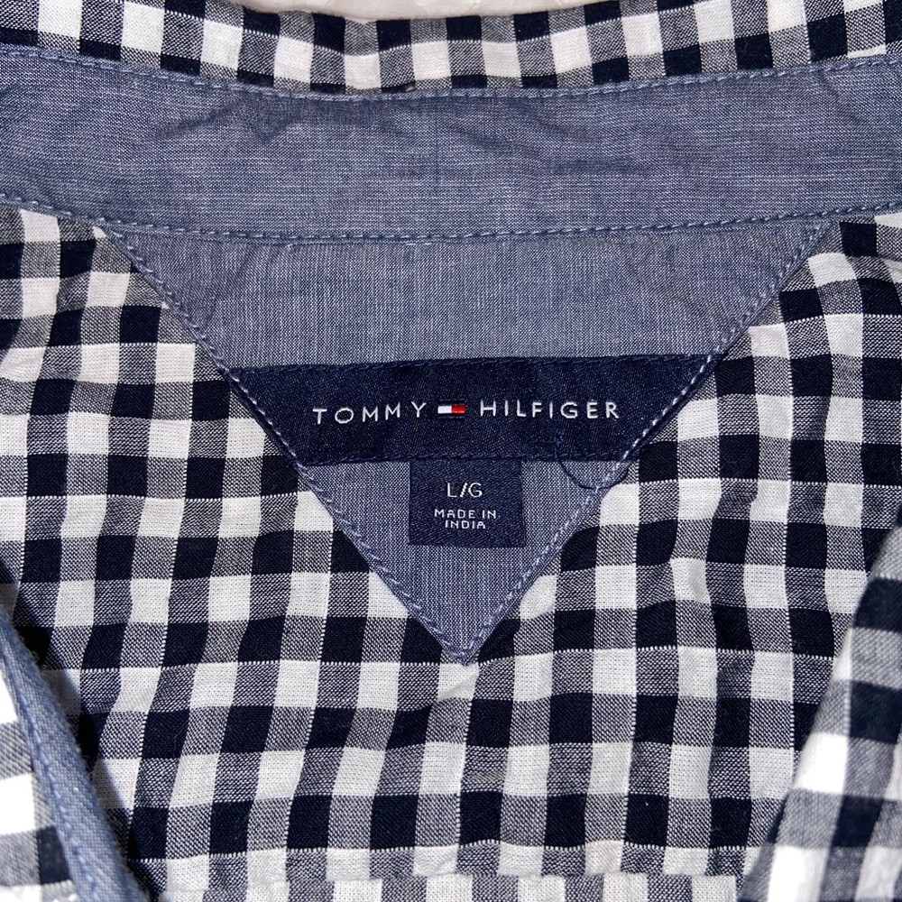 Tommy Hilfiger Gingham Check Sleeveless Button Up Top. Large. Black & White - Picture 4 of 11